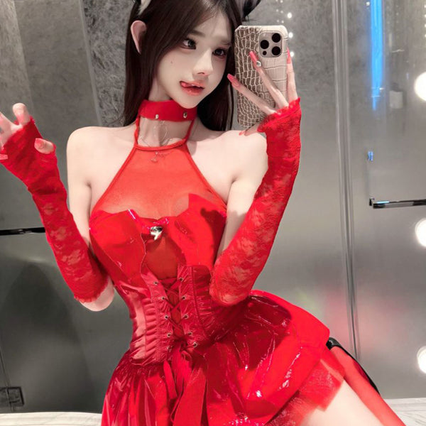 Sexy patent leather uniform cosplay bunny girl with waist cinching, neck hanging, mesh tie, short skirt, shiny finish