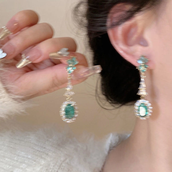 Premium retro emerald stud earrings temperament earrings