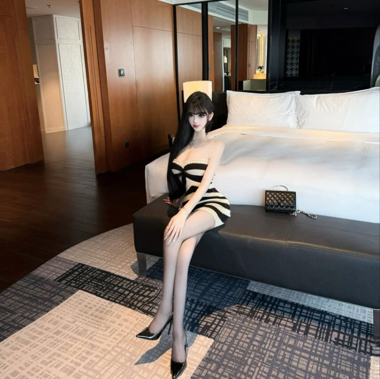 Pure Desire Style Sexy Hot Girl Striped Patchwork Off-Shoulder Knitted Dress Slim Fit Slimming Tube Top Bodycon Short Dress