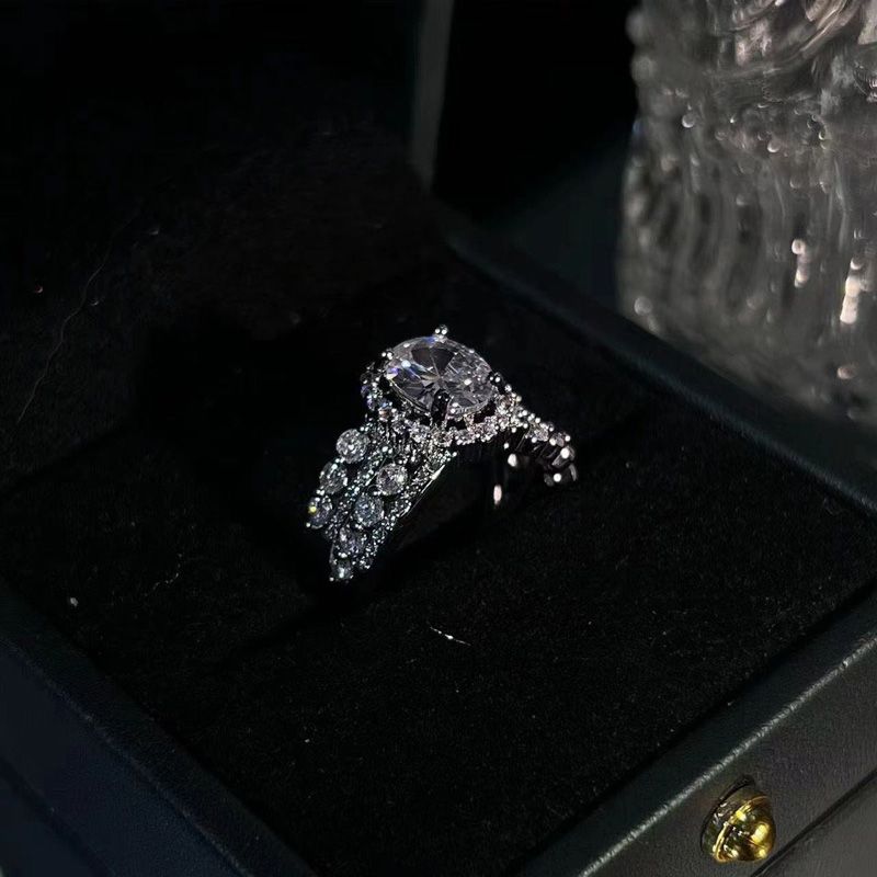 Luxury and high-end sense, thousand gold wind big rhinestone ring temperament personality, Japanese and Korean oval rhinestone full diamond multi-layer ring
