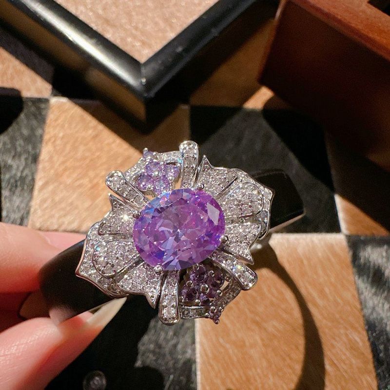 Flower with diamond zircon inlaid luxury ring light luxury Japanese and Korean niche design exaggerated full diamond ring