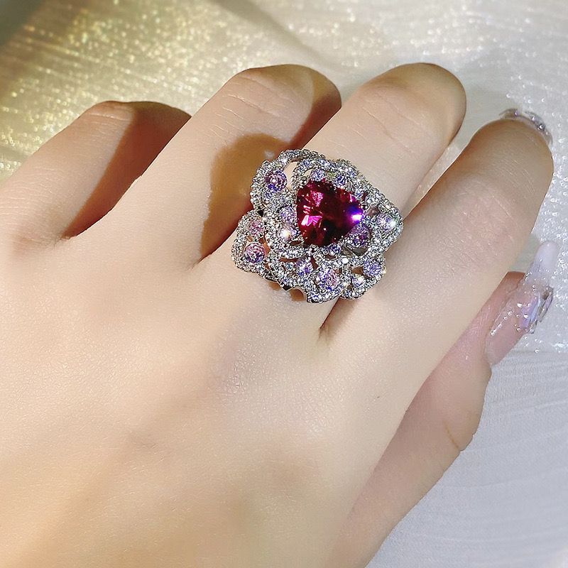 High-end design, colorful ice flower temperament, full of diamonds, cold wind flower ring, light luxury high-end ring.