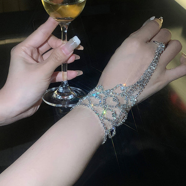 Luxury Sparkling Full Diamond Bracelet for Women High-end Sense Temperament Ring Bracelet Integrated Back Chain Connected Finger Ring Jewelry