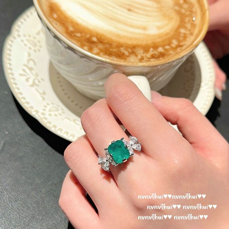 Ring ins premium design emerald French gold style retro national style temperament Haoshi ring