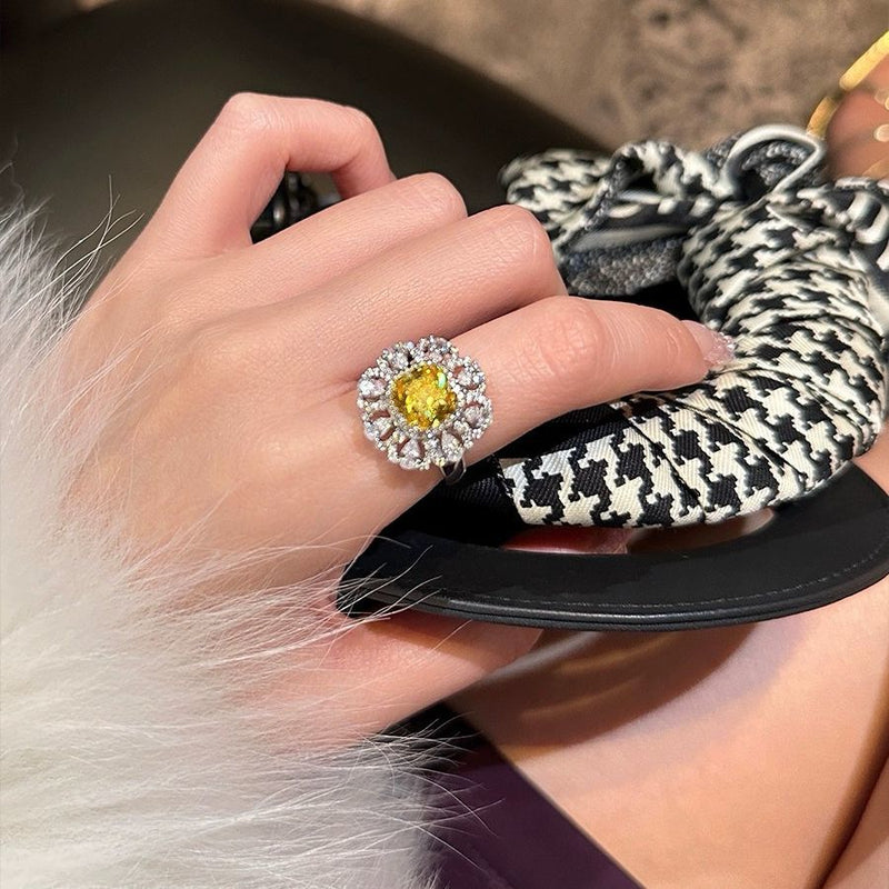 Muse Heavy Industries Sunflower Rhinestone Creative Personality Ring Niche Design Bright Light Luxury Premium Ring Female