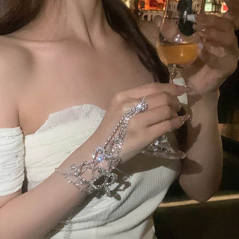 Luxury Sparkling Full Diamond Bracelet for Women High-end Sense Temperament Ring Bracelet Integrated Back Chain Connected Finger Ring Jewelry
