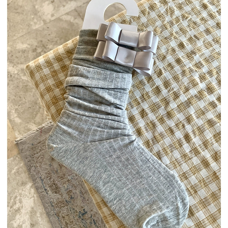 Fashion three-color gray vertical strip thin thin and thin versatile bow catwalk mid-tube stacking socks