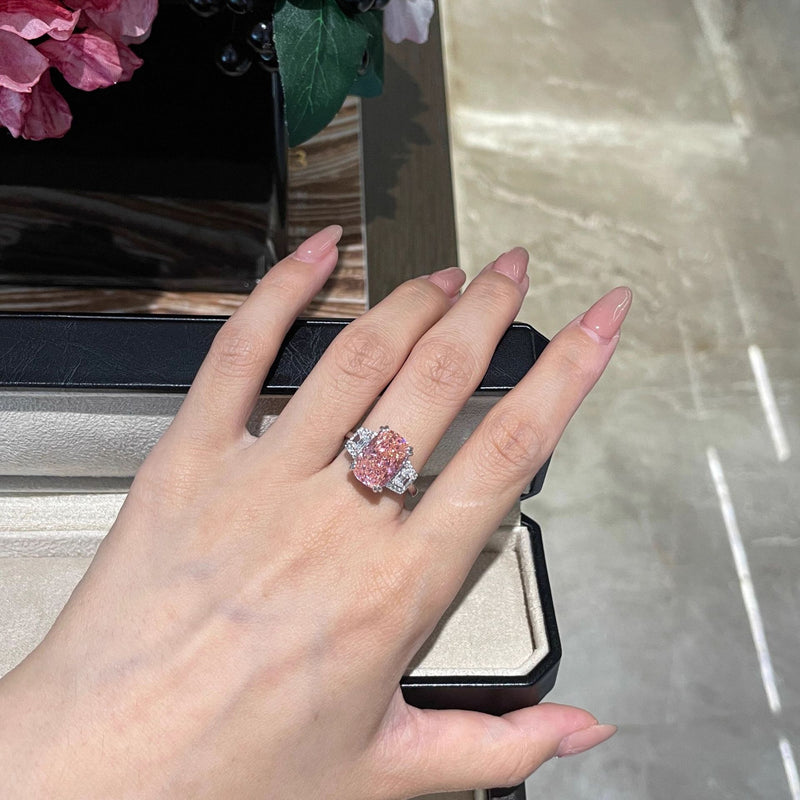 Sotheby's auction house 200 million of the same artificial pink diamond ice flower cut ring light luxury fat rectangular high carbon diamond women's ring