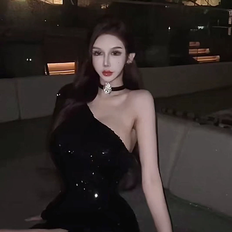 Elegant sexy one shoulder long sleeves sequin hot girl hip dress furry patchwork little black dress birthday party dress