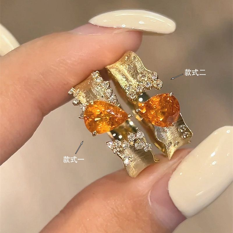 Medieval brushed zircon Fanta ring, women's wide light luxury niche opening design, index finger ring, exquisite high-end ring.