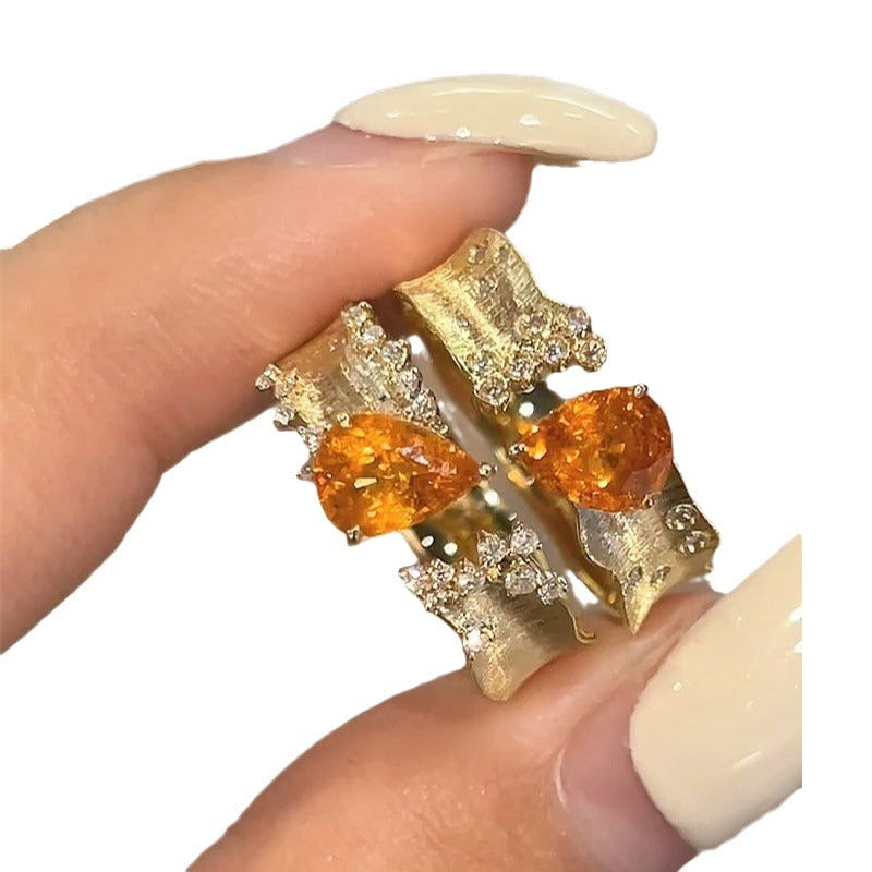 Medieval brushed zircon Fanta ring, women's wide light luxury niche opening design, index finger ring, exquisite high-end ring.