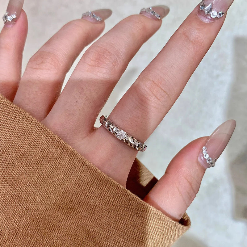 New flash Internet celebrity rhombus diamond ring niche design stylish and simple Yulin broken ice ice bar ring tail ring