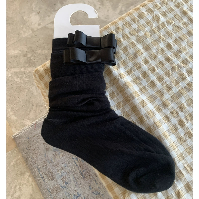 Fashion three-color gray vertical strip thin thin and thin versatile bow catwalk mid-tube stacking socks