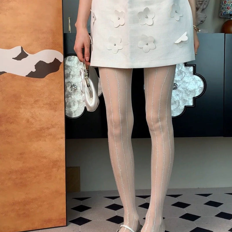 2025 summer new French light luxury retro romantic elegant niche black twist rose medium tube socks women DF