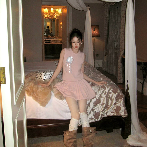 Fashion niche, knitted pearl big bow luxury exaggerated rhinestone thin vertical strip ballet knee socks