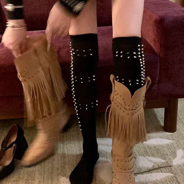 Fashion niche, autumn and winter millennial style Spice Girl versatile mixed rivet stacking socks