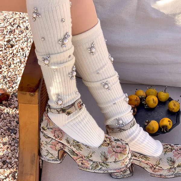 Fashion niche thickened wool tube socks vertical strip solid color rhinestone pearl catwalk models autumn and winter