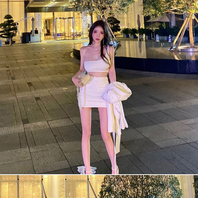 White hollow single shoulder slanted shoulder niche design sexy pleated short skirt fried street Douyin same white dress
