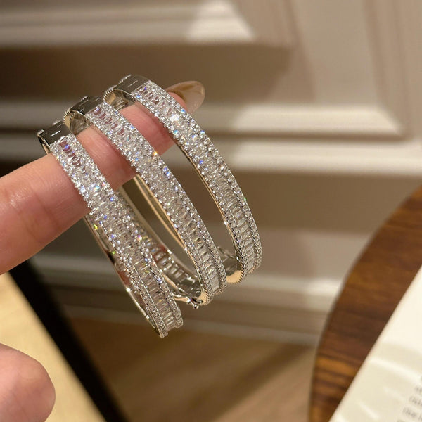 High precision T-shaped diamond bracelet with full refractive arrangement and luxurious inlaid heavy industry exquisite high-end bracelet
