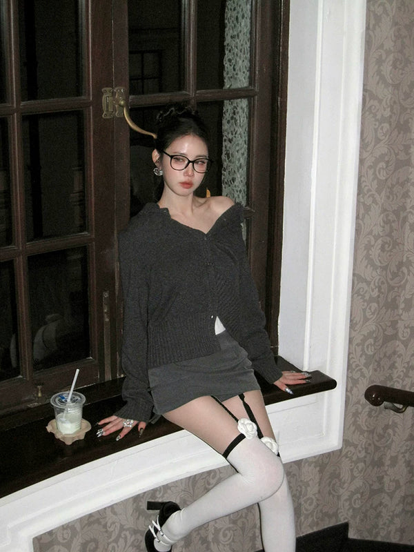 Fashion Xiaoxiangfeng Camellia Black and White Suspender Socks Niche Fashion Design Style Spice Girls Wear Milk White Socks