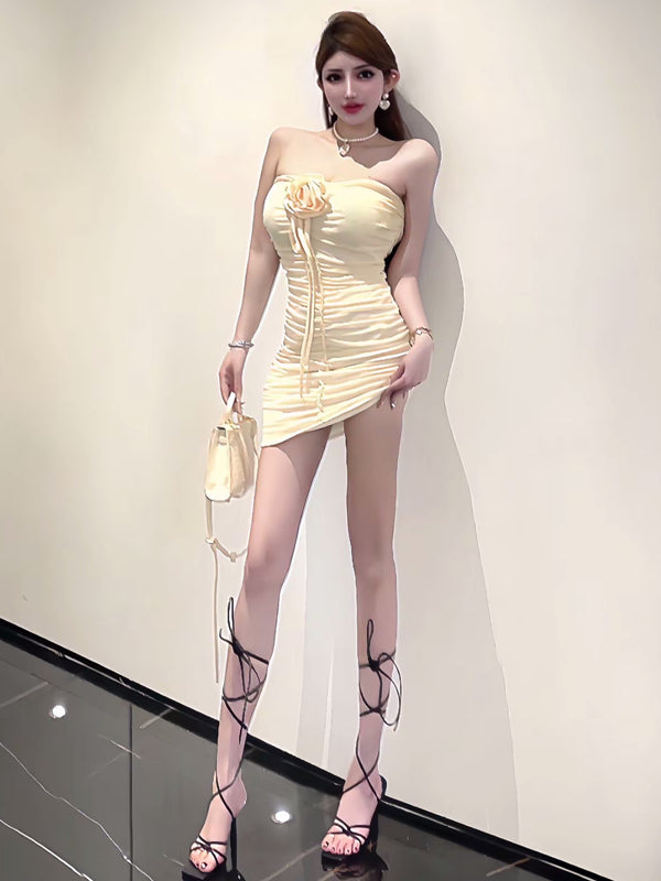 Pure desire, sexy flower decoration, neck hanging, pleated suspender, hip hugging, strapless dress, female design, niche, sweet and spicy girl