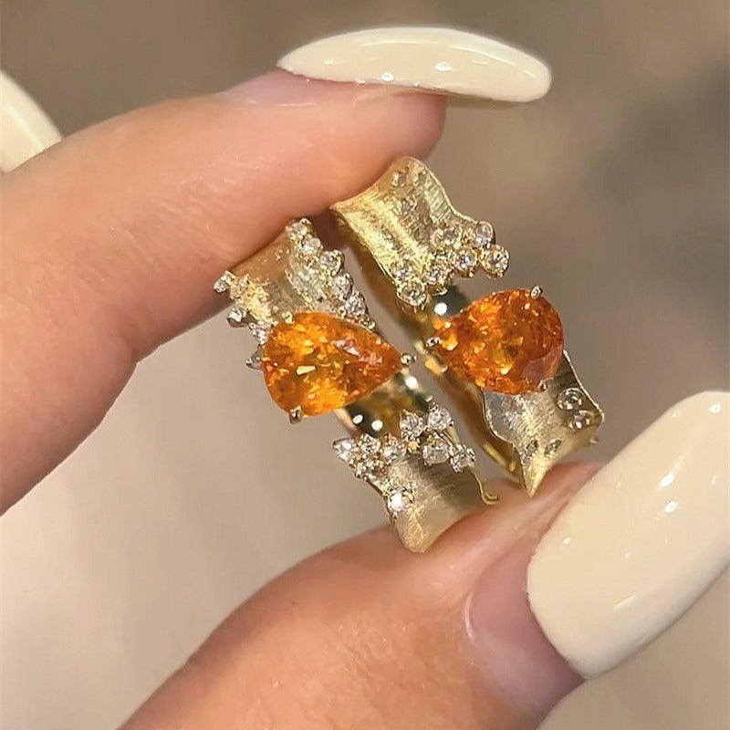 Medieval brushed zircon Fanta ring, women's wide light luxury niche opening design, index finger ring, exquisite high-end ring.