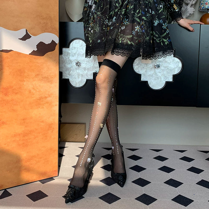 2025 autumn new French retro romantic light luxury elegant Hepburn style black with diamond vertical pantyhose women