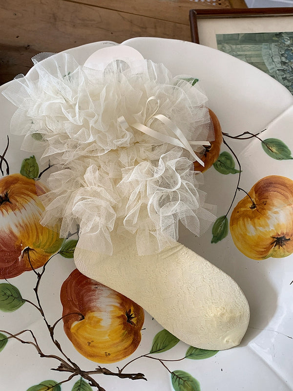 Fashion niche lace new products * cake doll * French romantic pleated mesh lace socks medium tube socks