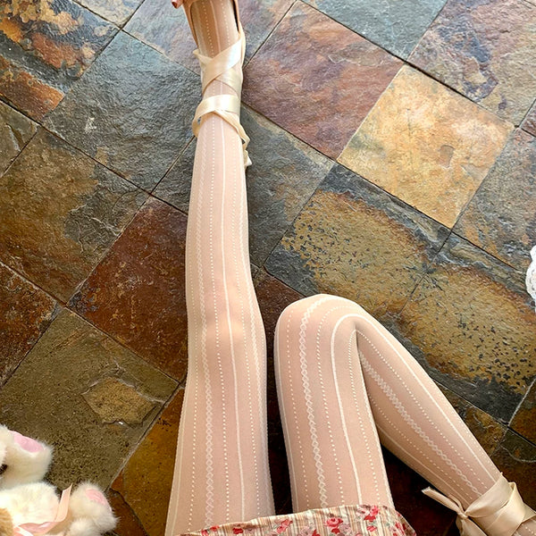 Fashion niche early autumn retro romantic lolita delicate lace pattern jacquard versatile pantyhose stockings