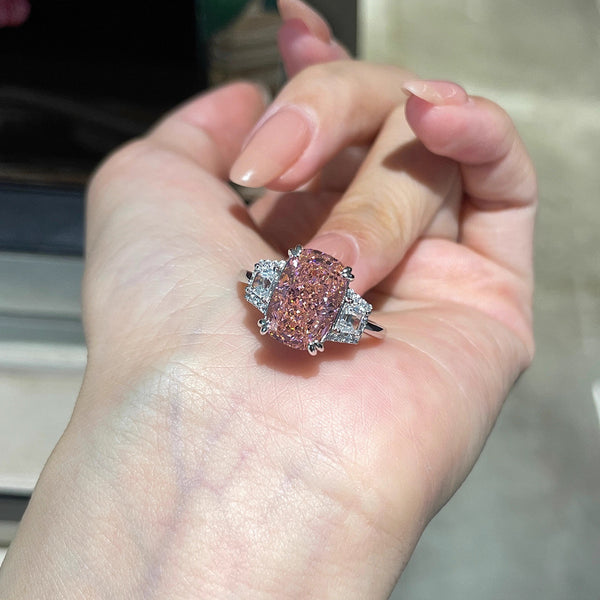 Sotheby's auction house 200 million of the same artificial pink diamond ice flower cut ring light luxury fat rectangular high carbon diamond women's ring