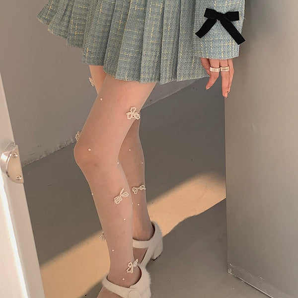 Fashion original niche design spring and autumn milk white hand-sewn pearl bow outer wear one-piece socks can be cut at will