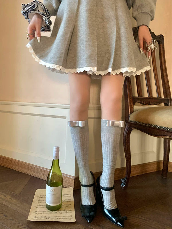 Fashion three-color gray vertical strip thin thin and thin versatile bow catwalk mid-tube stacking socks