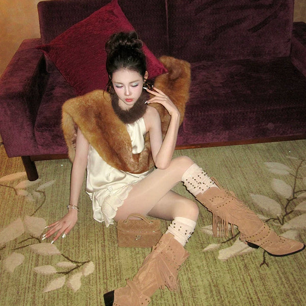 Fashion niche, autumn and winter millennial style Spice Girl versatile mixed rivet stacking socks