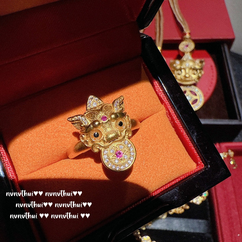 Ancient gold chiseled copper coins, dynamic Pixiu sparkling diamond pendant necklace, eyes moving Chinese necklace