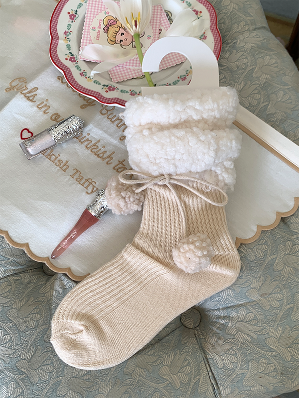 Fashion niche soft waxy lamb wool lace plush ball Lolita girl wool pile socks woman