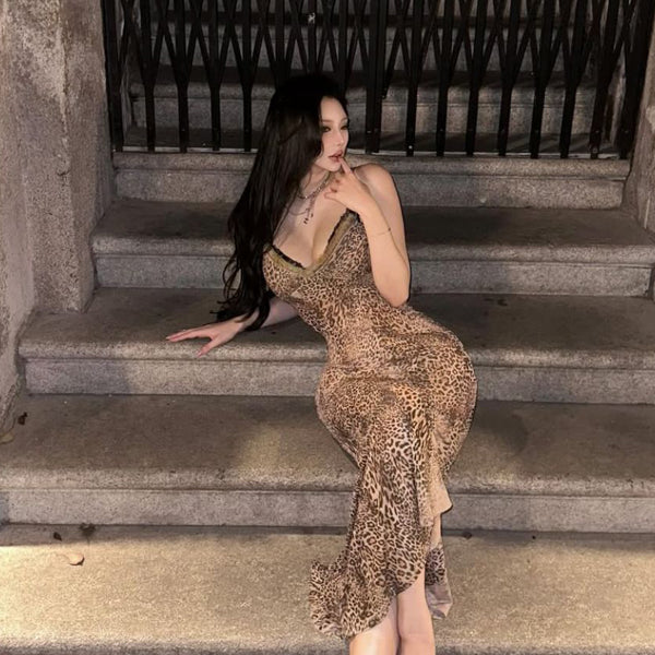 Spicy girl sexy retro leopard print camisole dress, slimming and hip hugging skirt, mature and charming long skirt