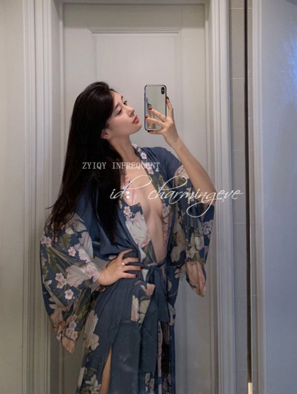 Royal sister's new autumn 2020 color suspender long dress temperament retro printed lace-up loose sexy dress