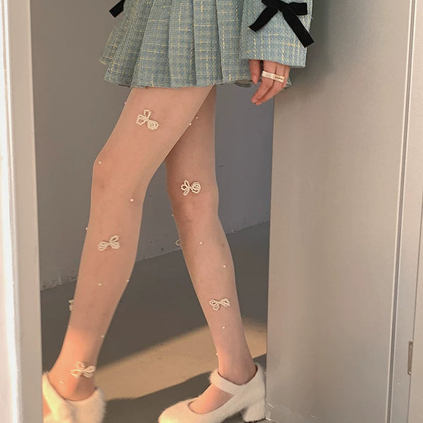 Fashion original niche design spring and autumn milk white hand-sewn pearl bow outer wear one-piece socks can be cut at will