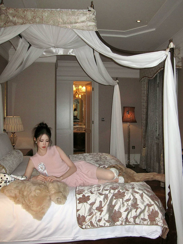 Fashion niche, knitted pearl big bow luxury exaggerated rhinestone thin vertical strip ballet knee socks