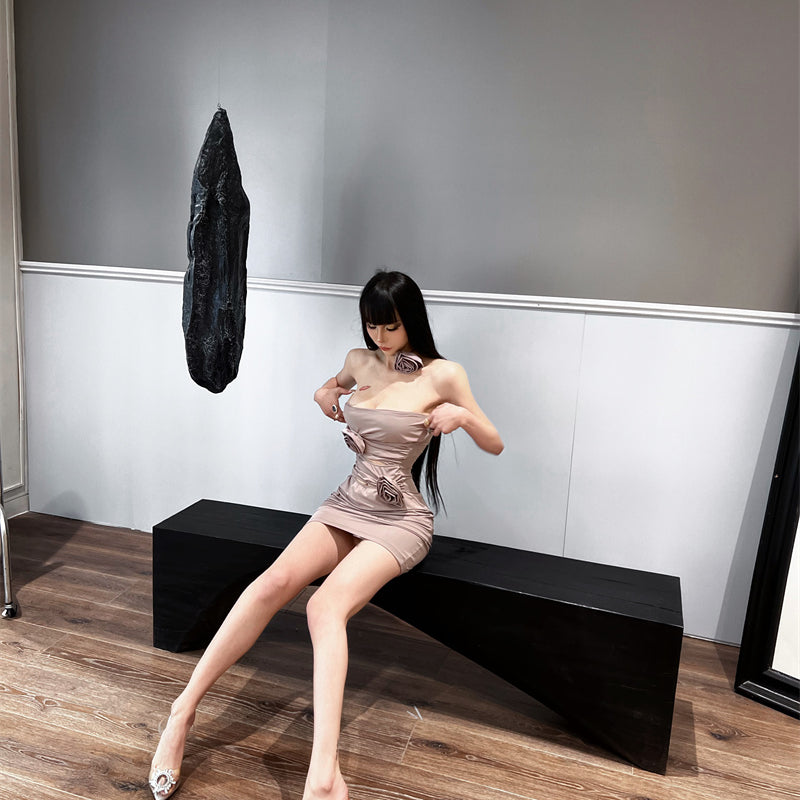 Summer fried street hot girl sexy three-dimensional flower design sense niche waist short skirt tube top pure desire beach neck dress