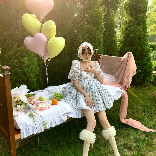 Fashion niche lace new products * cake doll * French romantic pleated mesh lace socks medium tube socks