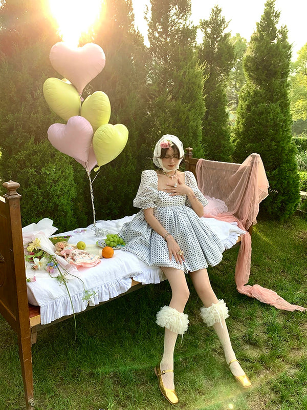 Fashion niche lace new products * cake doll * French romantic pleated mesh lace socks medium tube socks