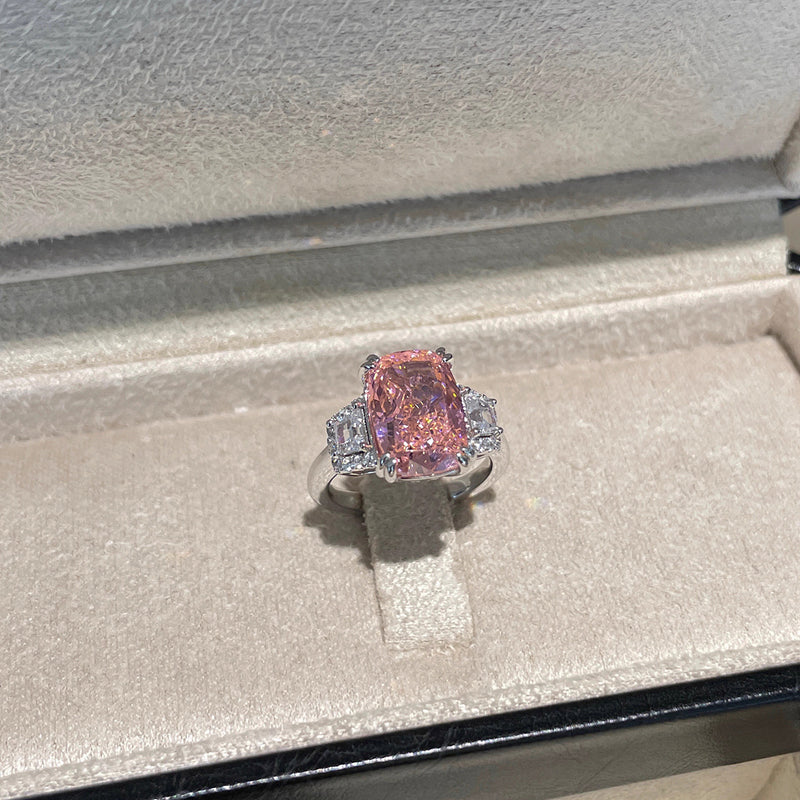 Sotheby's auction house 200 million of the same artificial pink diamond ice flower cut ring light luxury fat rectangular high carbon diamond women's ring