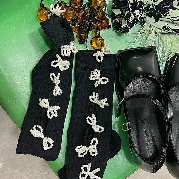 Fashion original niche design hand-sewn three-dimensional pearl bow daily black trendy retro girl