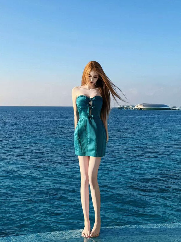 Sexy green hollowed out strapless dress with butterfly bow and hollowed out white French style light luxury socialite style hip hugging short skirt