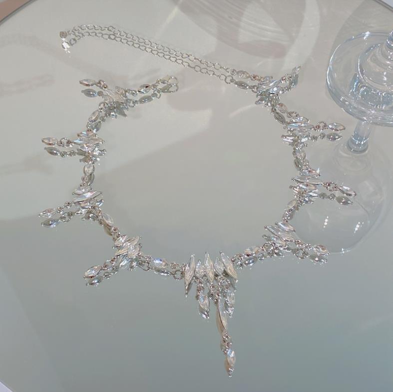 Qingshui Lingzi - Super Fairy Temperament Niche Full Diamond Tassel Design Sense Choker Necklace Party Dress Accessories for Women