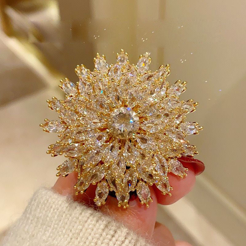 Snowflake Heavy Industry Multi-layer Temperament High-end Three-dimensional Zircon Luxury Brooch Brooch Brooch Fashion Coat Suit Accessories Pin