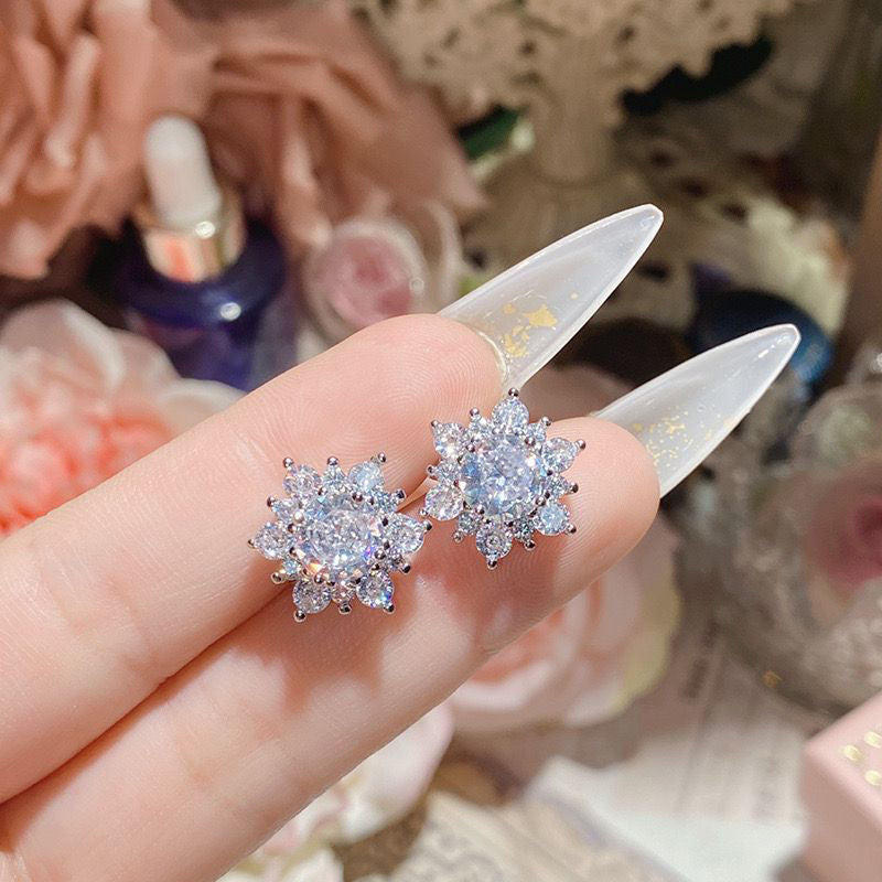 Celebrity light luxury niche fashion high sense temperament rhinestone earrings dopamine gas flash diamonds ins wind earrings