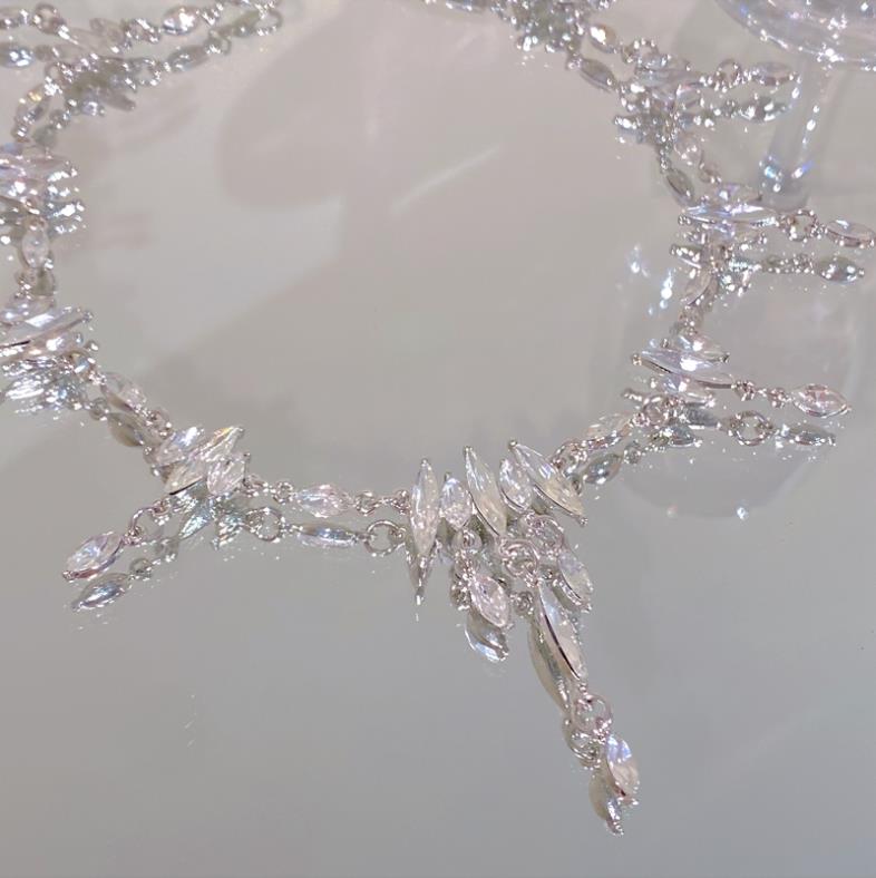 Qingshui Lingzi - Super Fairy Temperament Niche Full Diamond Tassel Design Sense Choker Necklace Party Dress Accessories for Women