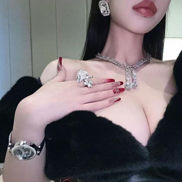 Celebrity niche design high-end light luxury daughter feng shui diamond necklace women's heavy industry luxury fringed necklace